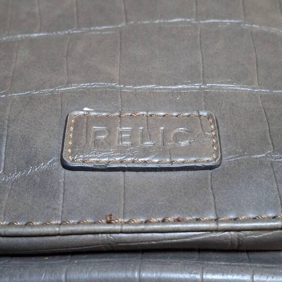 Chic Gray Croc-Embossed Relic Crossbody Bag – Adjustable Strap, Multiple Pockets - Picture 4 of 10